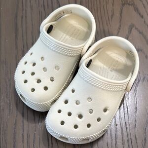 Crocs classic toddler clog